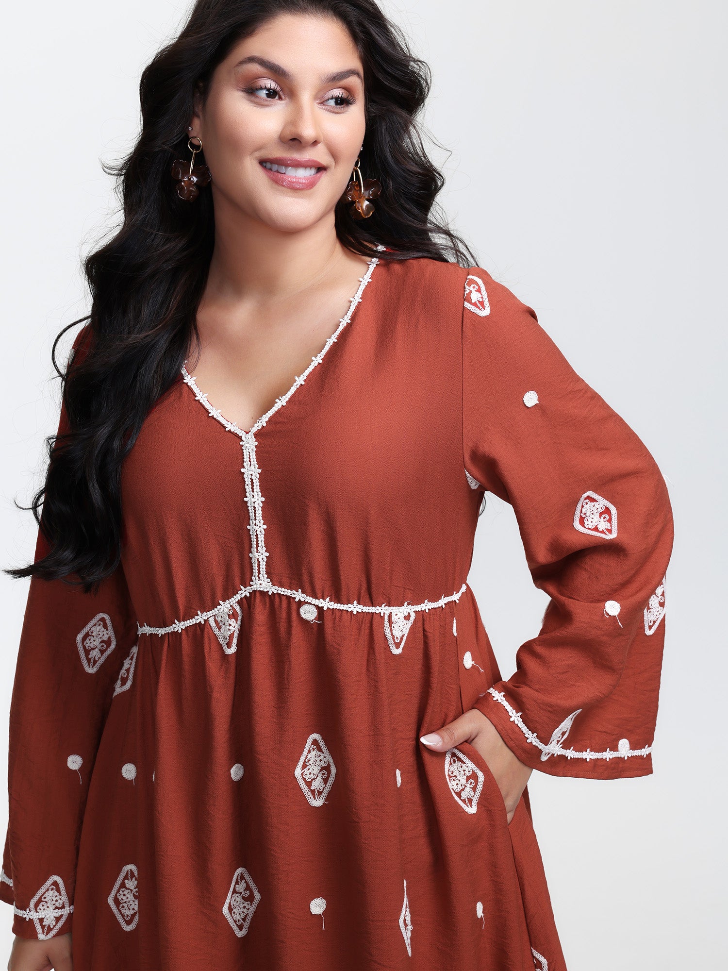 Embroidered Stretchy Waist Contrast Midi Dress