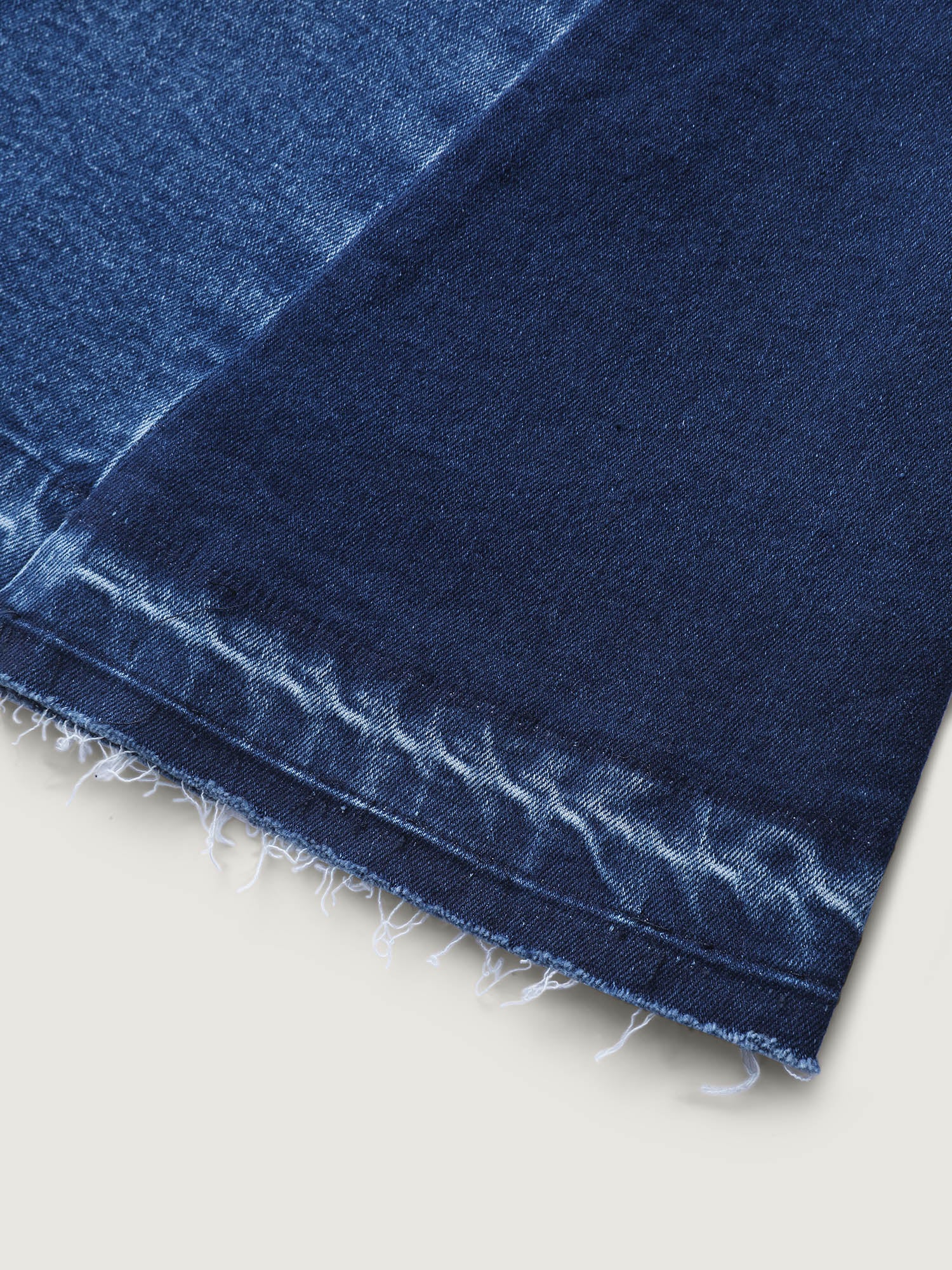 Frayed No Slit Seamed Shadow Wash Denim Skirt