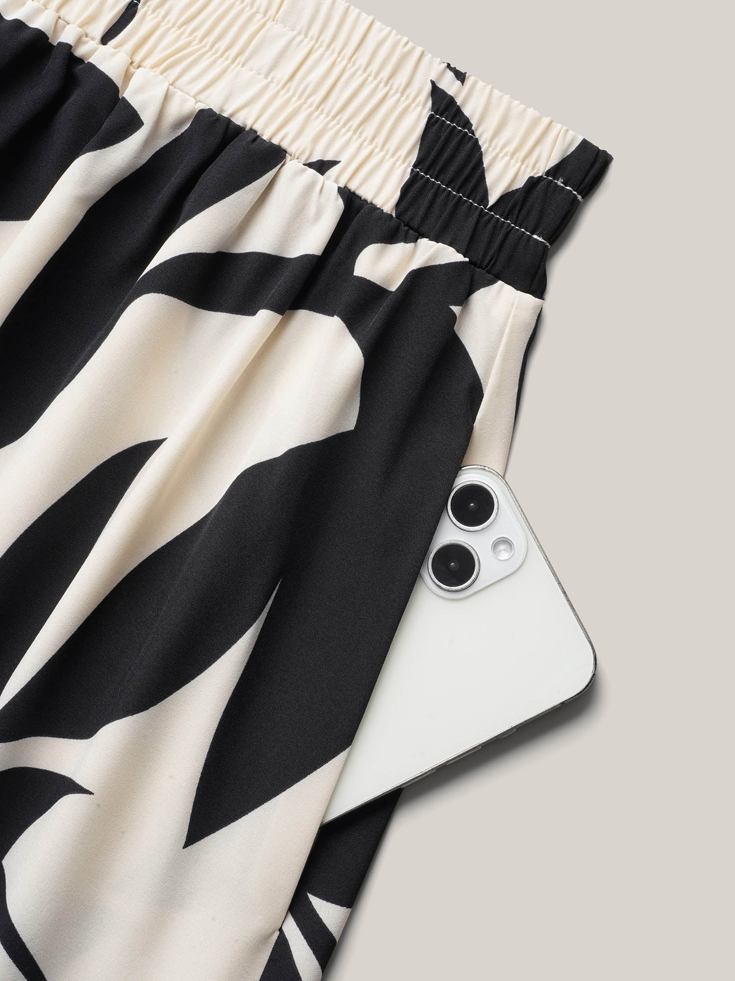 Leaf Print Stretchy-Waist Midi Skirt